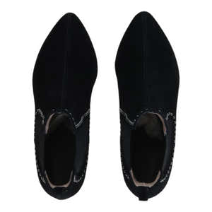 Simone Black 37