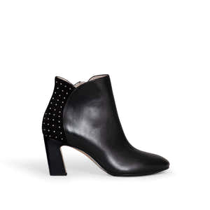 Mathilde Studs Black 38
