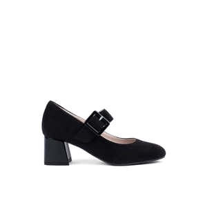 Elisa Black 38