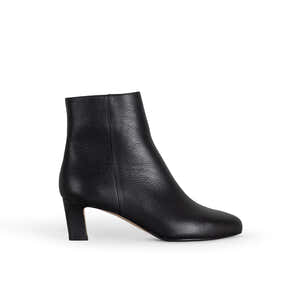 Fiorella Black