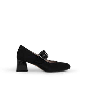 Elisa Black 40