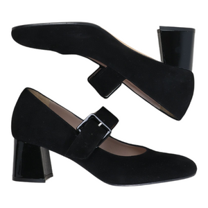 Elisa Black 40