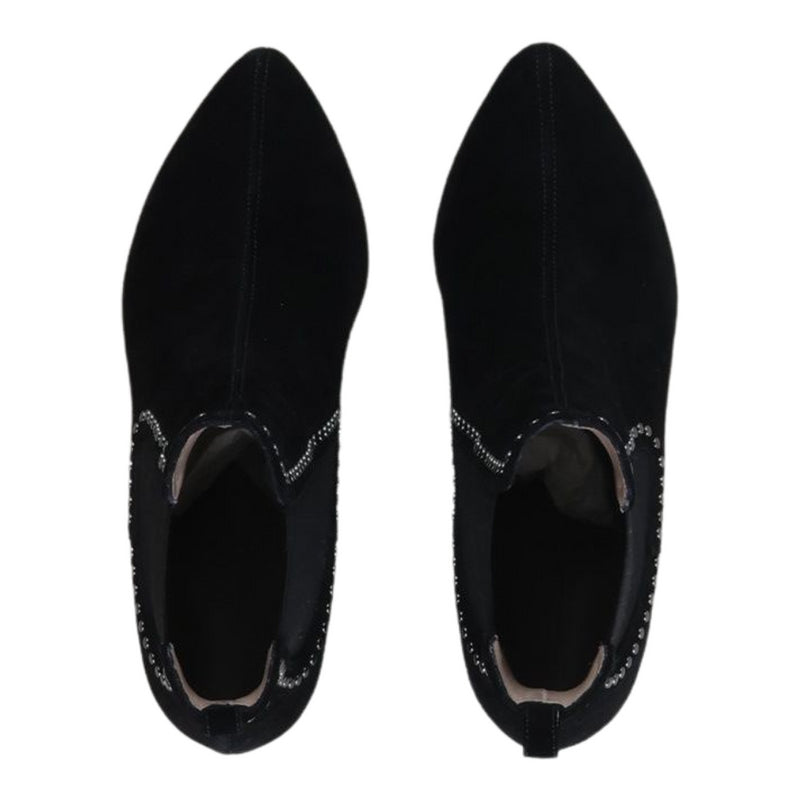 Simone Black 37
