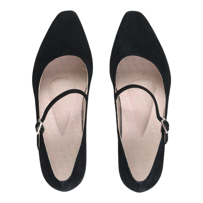 Moxie Black 39