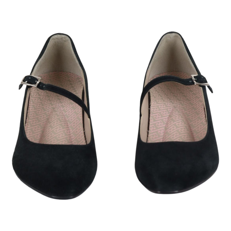 Moxie Black 37