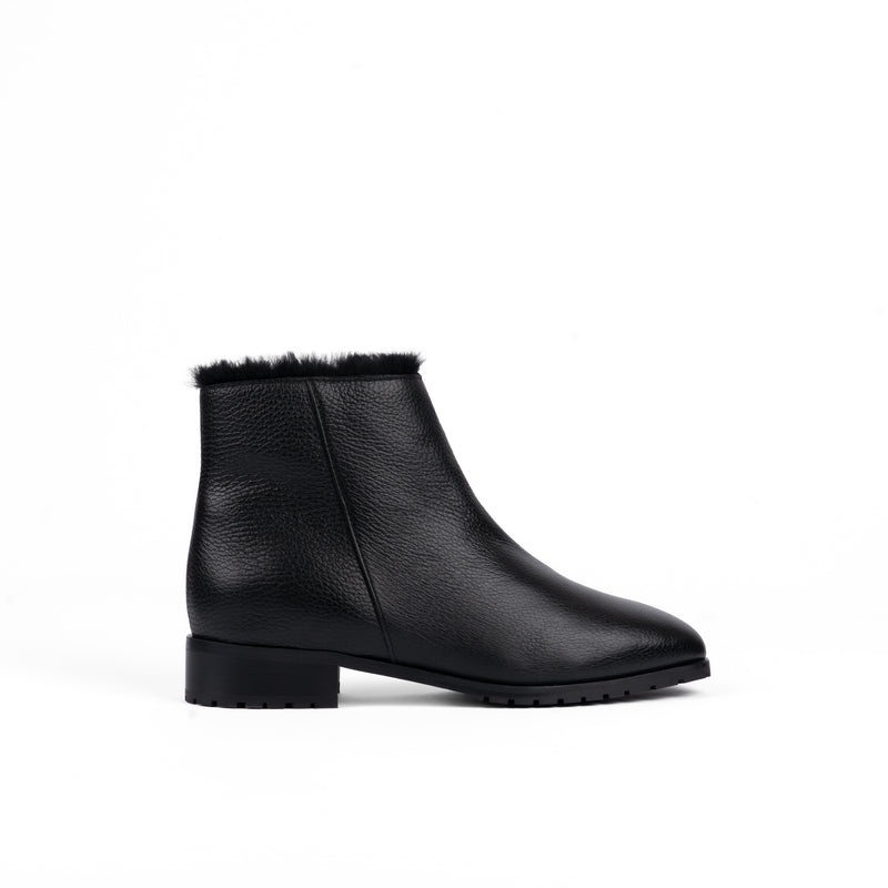 Sigrun Winter Pebbled Black
