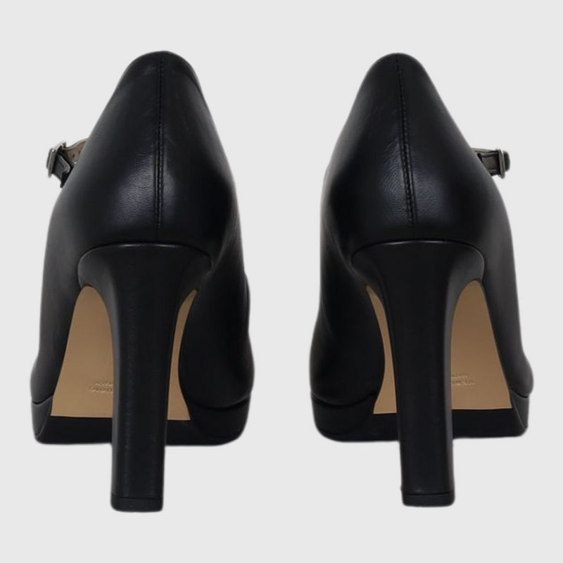 Halle Black 40