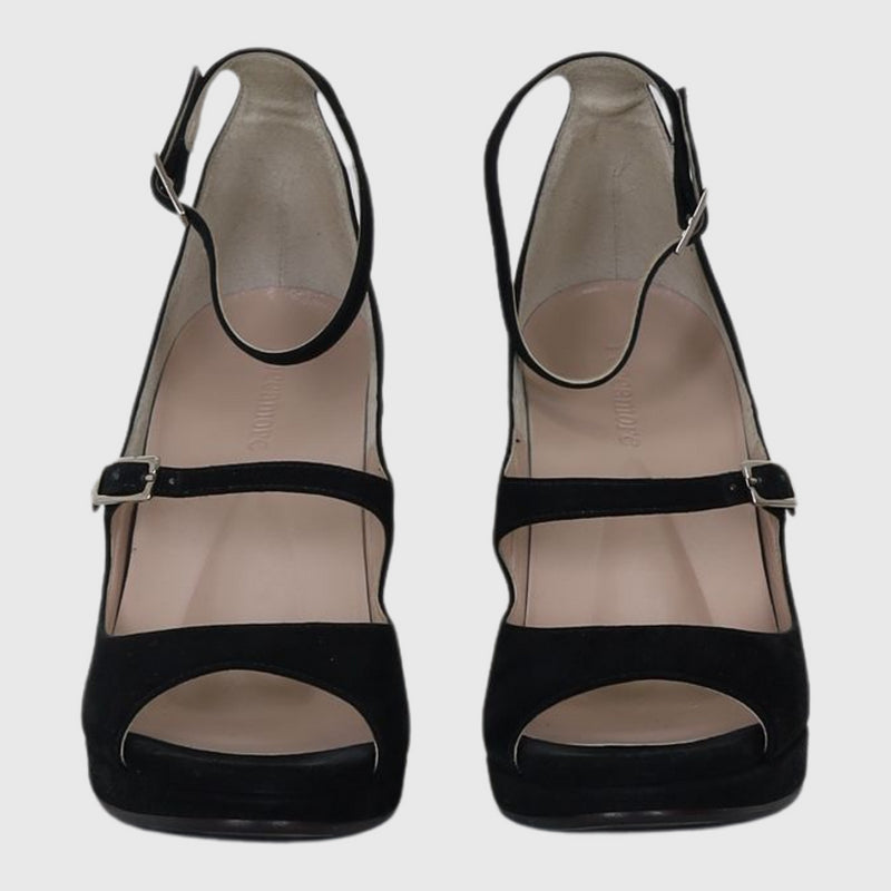 Hedy Black 38