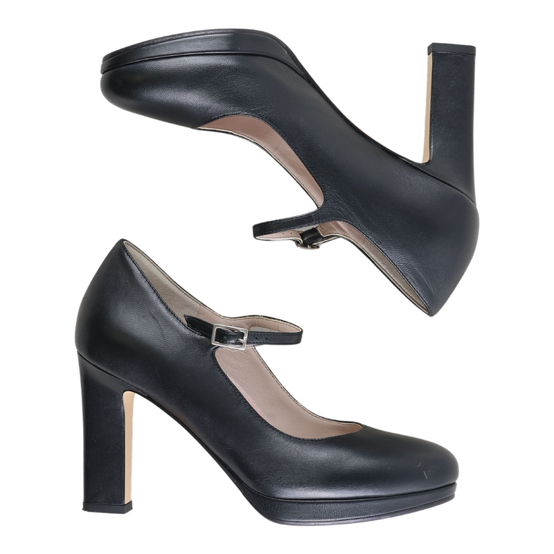 Halle Black 38