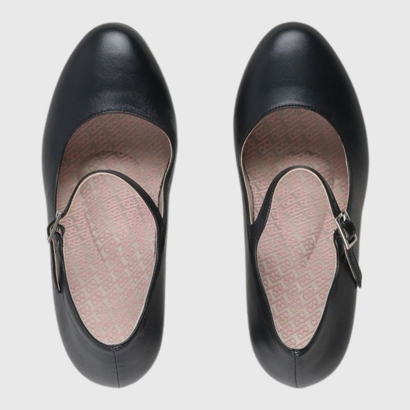 Halle Black 36