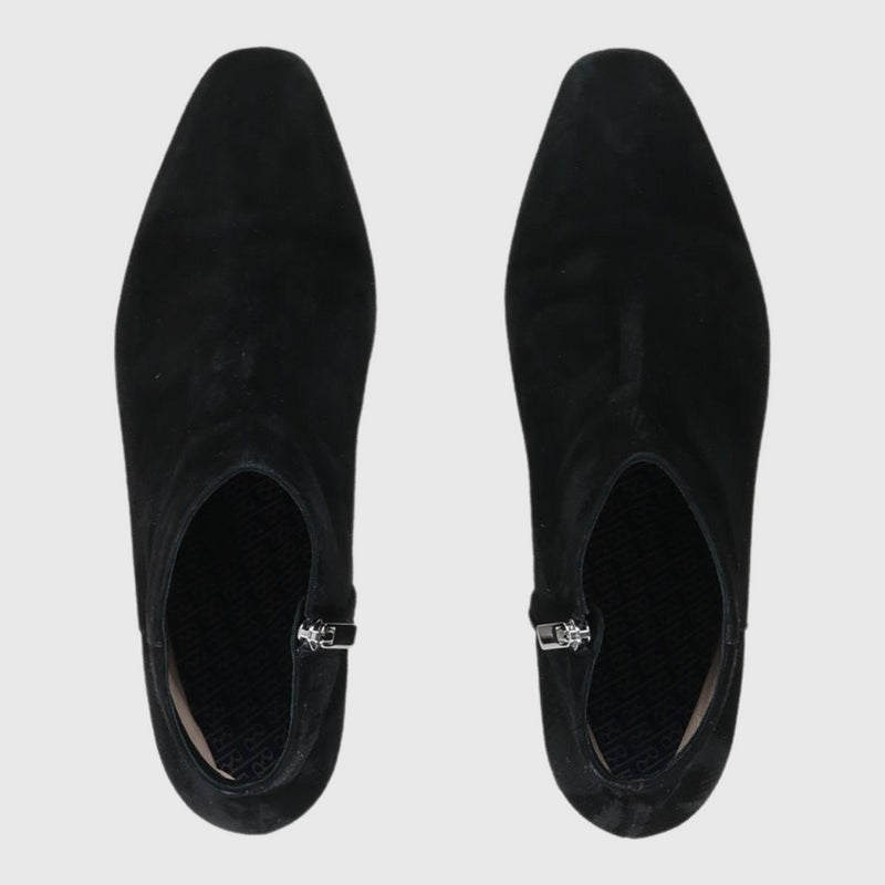 Marta Black 40