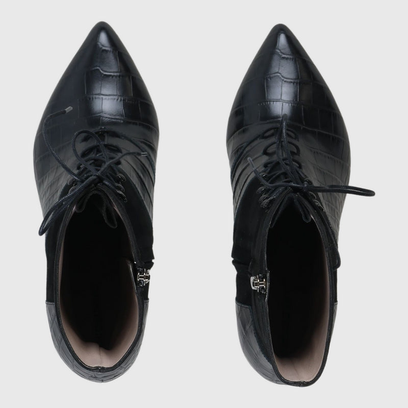 Jenifer Black 38