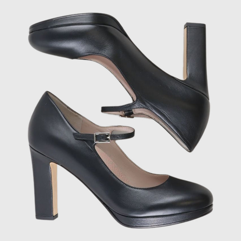 Halle Black 40