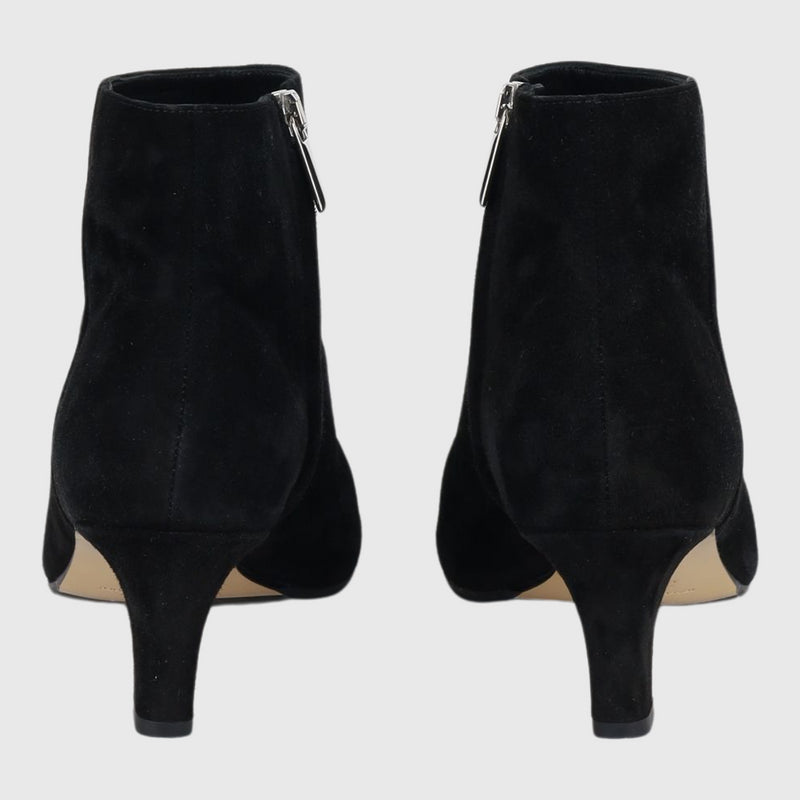 Marta Black 40