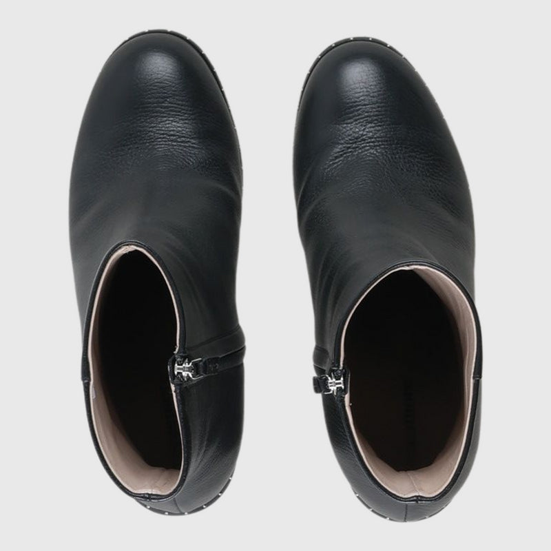 Saga Black 40