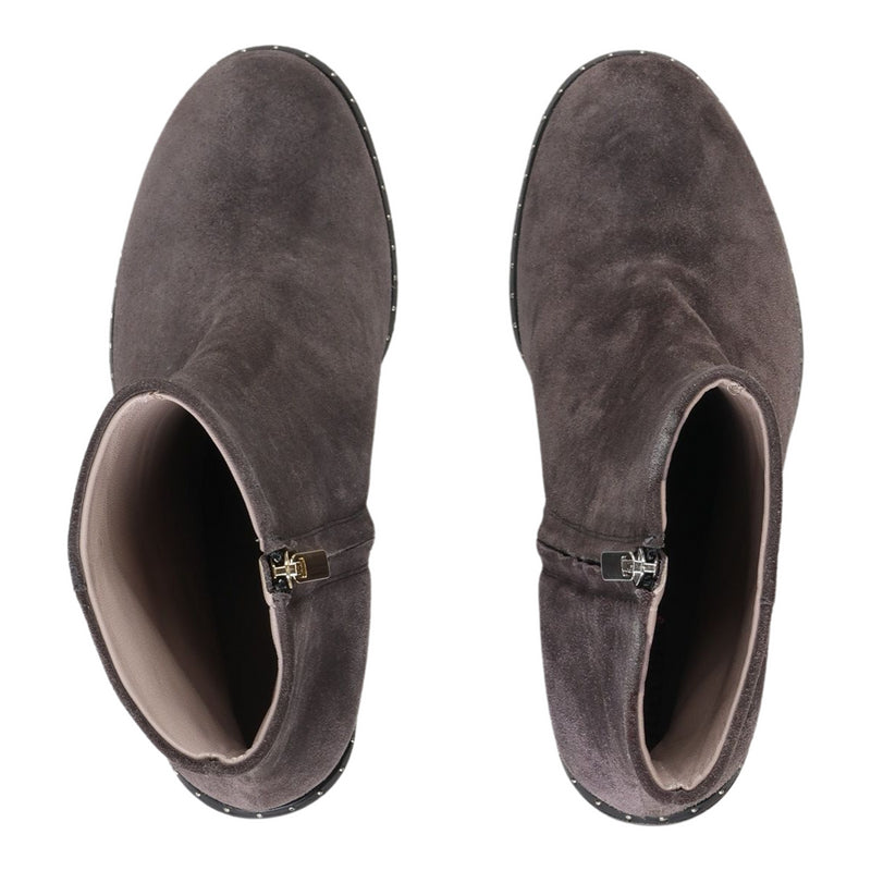 Saga Grey 38