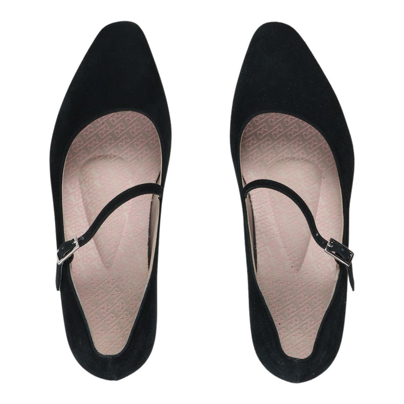 Moxie Black 37
