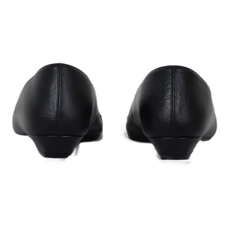 Lola Studs Black 37