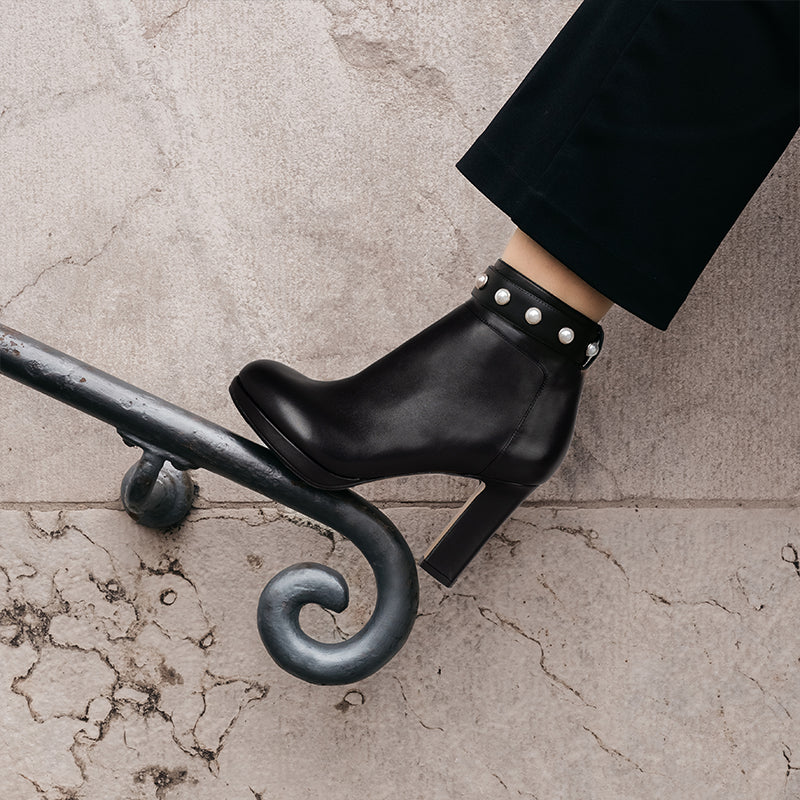 Halle Boot Pearl