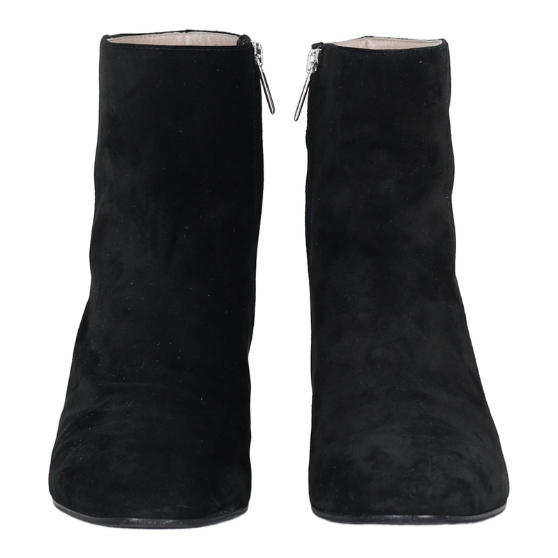 Bella Black 38