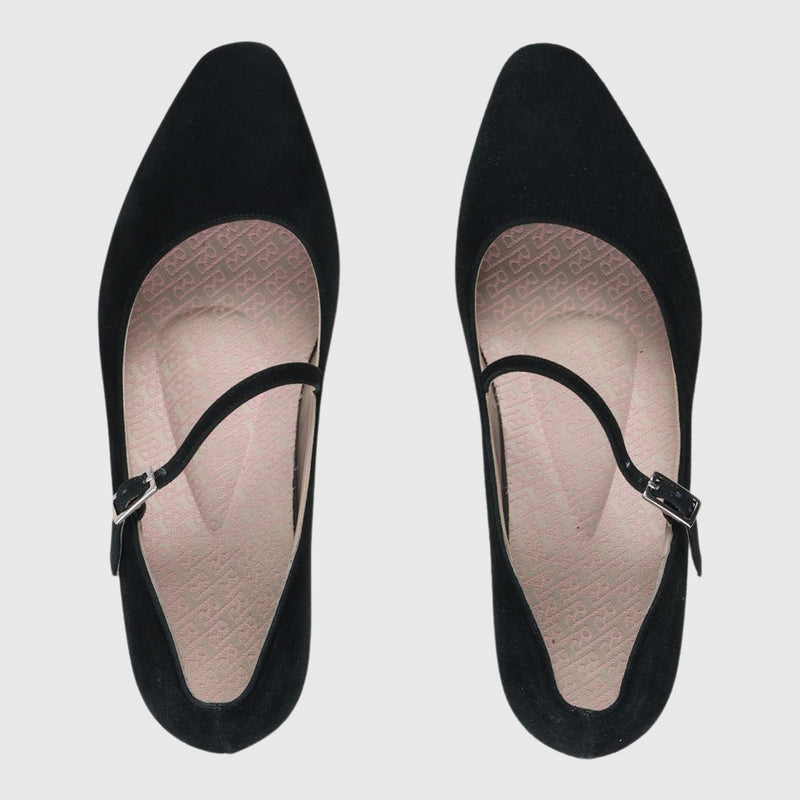 Moxie Black 37