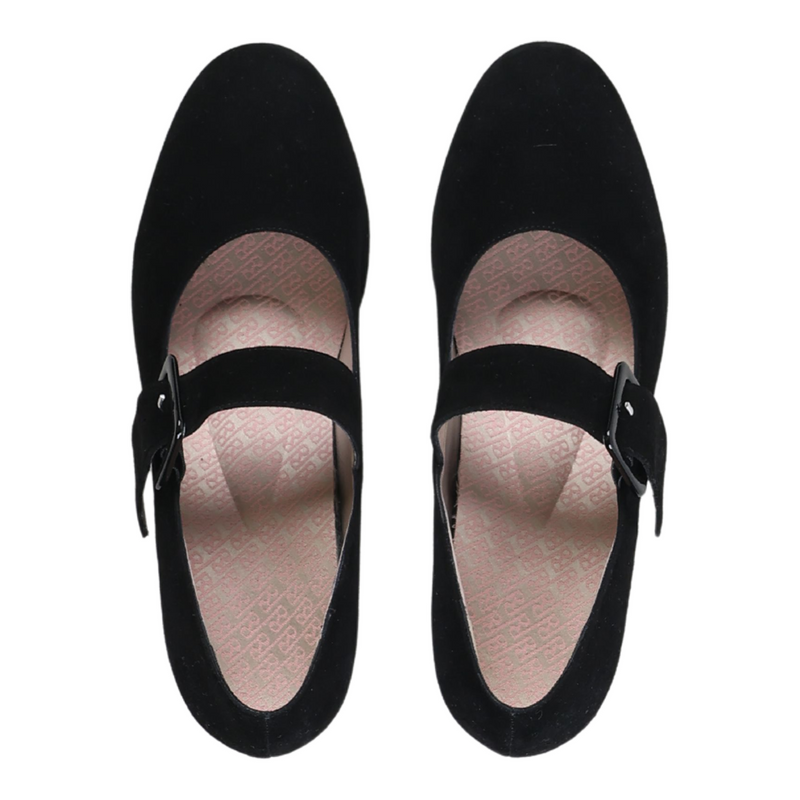 Elisa Black 40