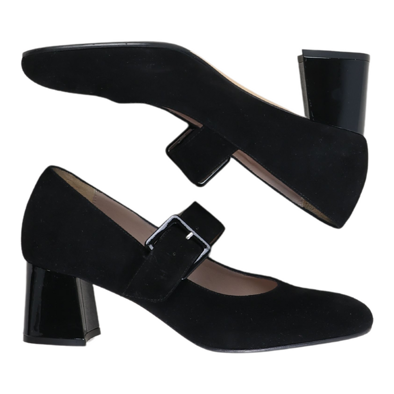 Elisa Black 40