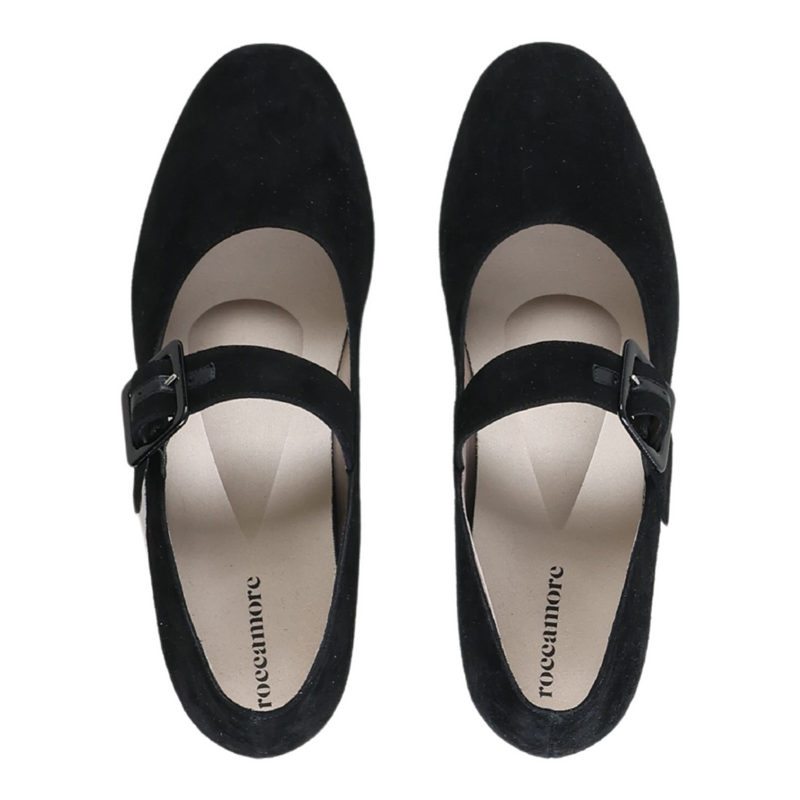 Elisa Black 40