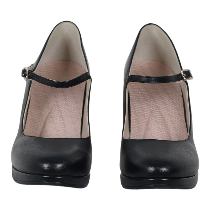 Halle Black 38