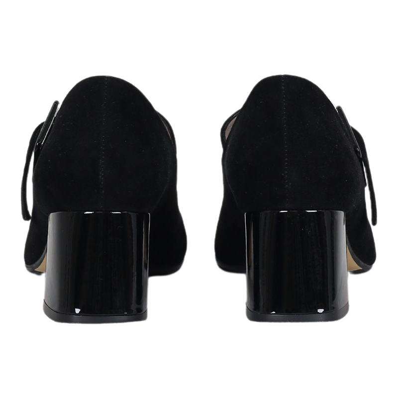 Elisa Black 40