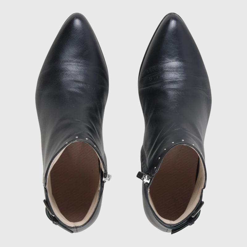 Lene Studs Black 37