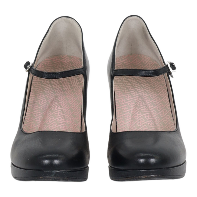 Halle Black 37