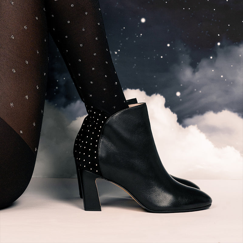 Mathilde Black Studs