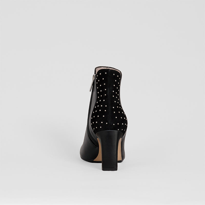 Mathilde Black Studs