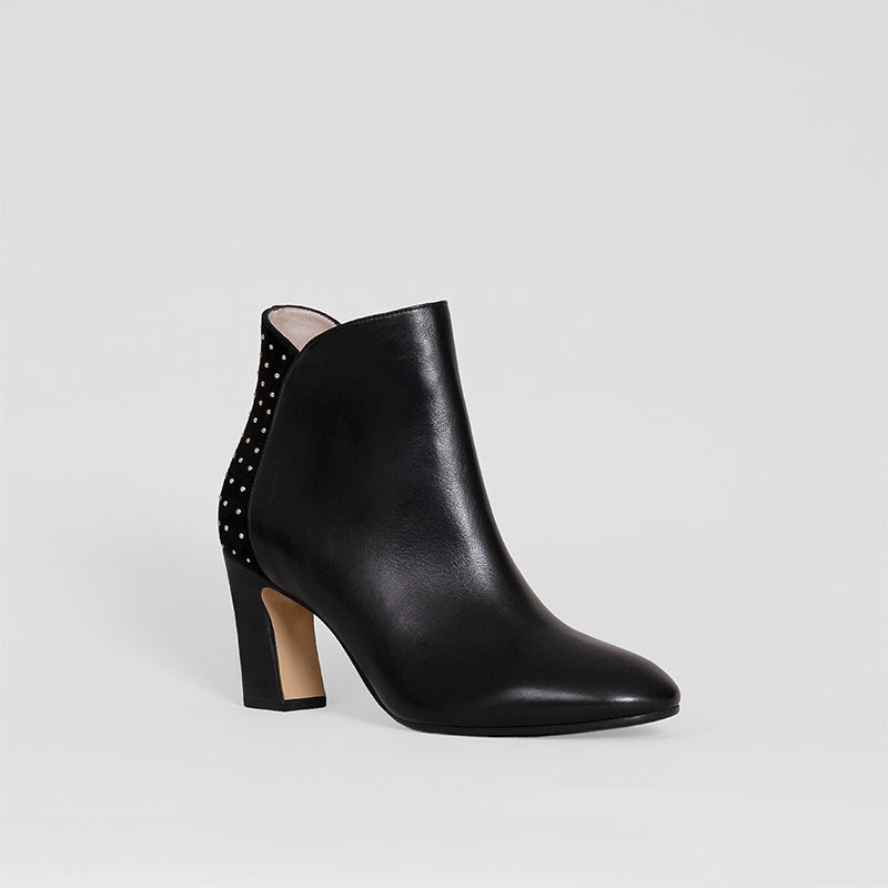 Mathilde Black Studs